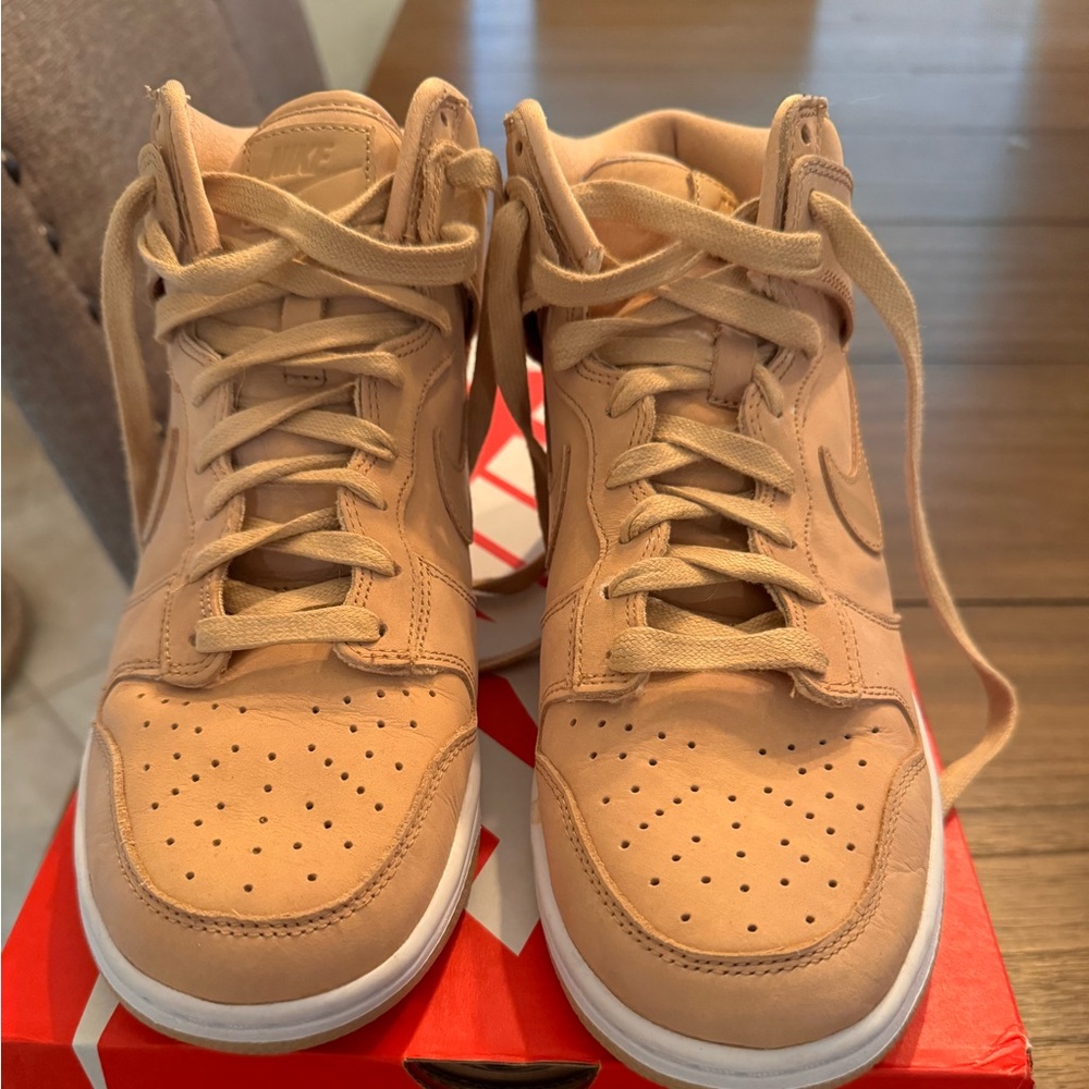 Women’s Nike Dunks